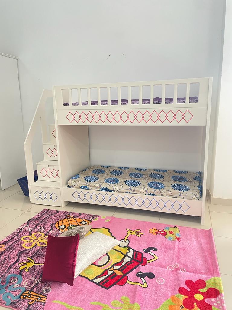 Lits superposés enfants sur-mesure – Sécurité & design