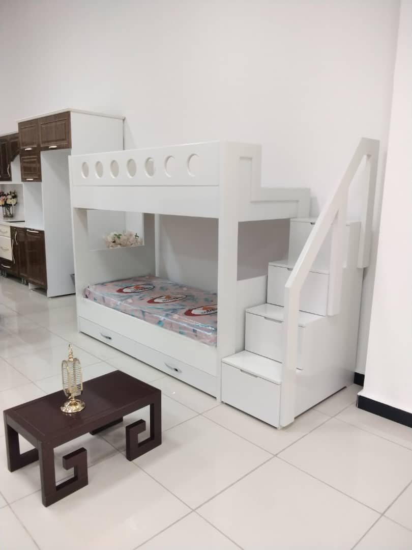 Lits superposés enfants sur-mesure – Sécurité & design