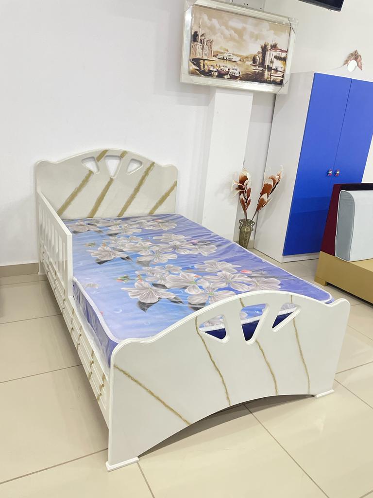 Chambre enfant/ado sur-mesure, design moderne et résistant