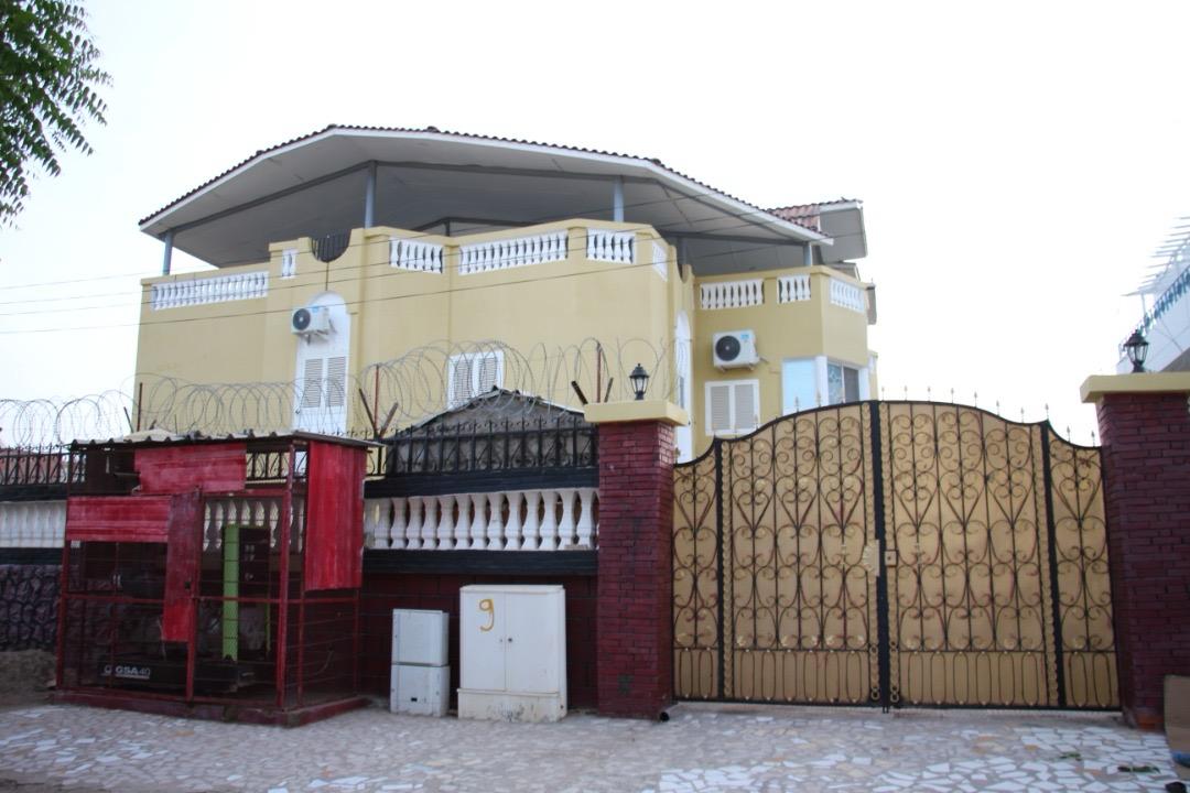 2 Appartements F4 avec terrasse et parking à Gabode 5, parfait pour une vie familiale confortable