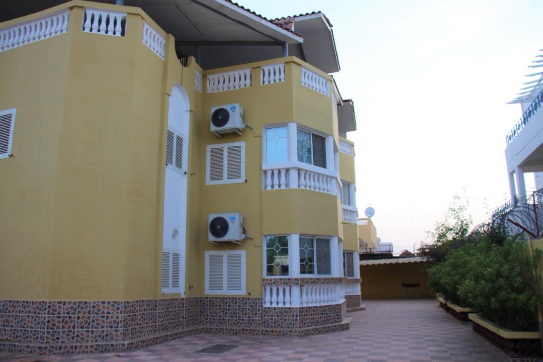 2 Appartements F4 avec terrasse et parking à Gabode 5, parfait pour une vie familiale confortable