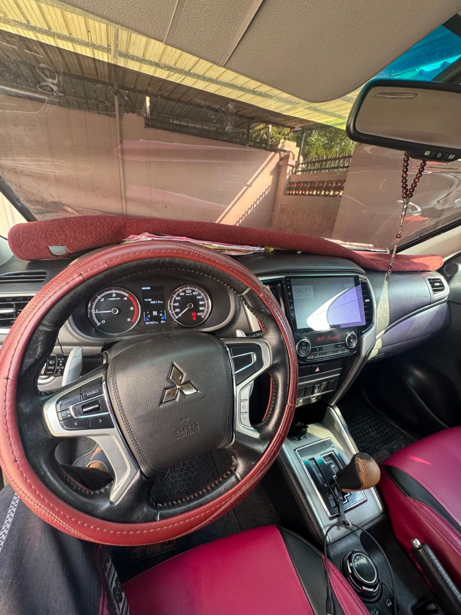 Mitsubishi L200 2022, diesel, boîte automatique, très bon état