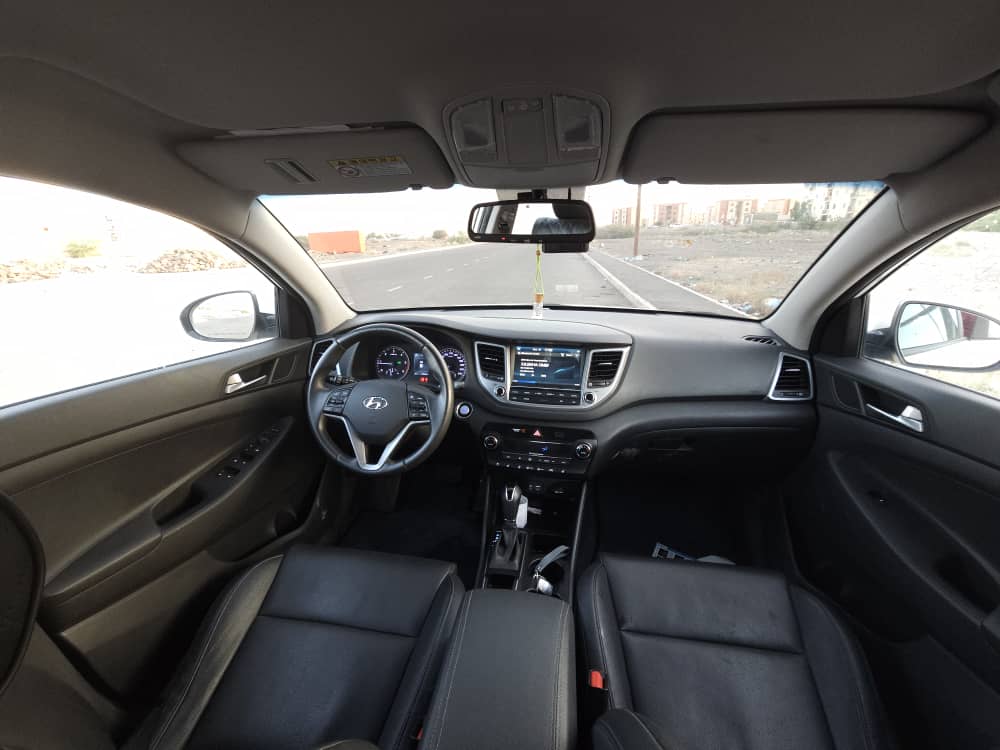 Hyundai Tucson 2018, diesel, automatique, climatisation, caméras, limiteur de vitesse