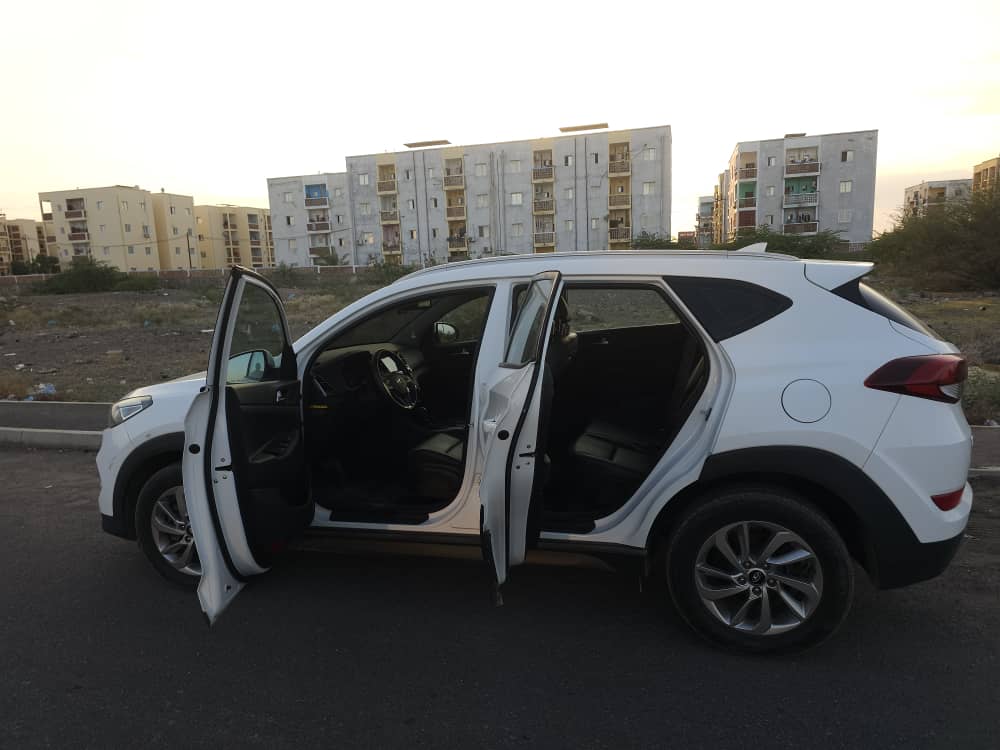 Hyundai Tucson 2018, diesel, automatique, climatisation, caméras, limiteur de vitesse