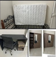 Lit presque neuf avec matelas, armoire et bureau