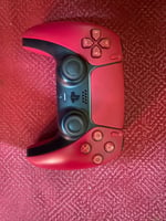 Manette PS5 rouge cosmique, comme neuve