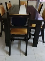 Ensemble table et 6 chaises en bois, prix négociable