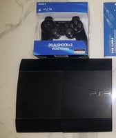 PlayStation 3 à vendre d'occasion avec 15 jeux Et aussi Installation tout les jeux et programmes Playstation 2. 3 & 4