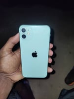 IPhone 11 Vert 128 Go, très bon état, à moitié prix