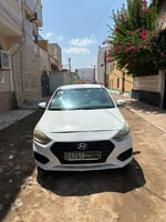 Hyundai Accent 2020 en excellent état, essence, entretien suivi