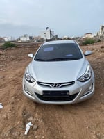 Voiture Hyundai Avante à louer, très bon état