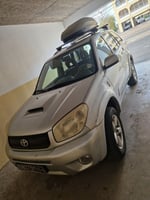 Toyota RAV 4 2005, diesel, toit ouvrant, clim, excellent état