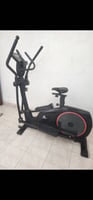 Vélo elliptique d'appartement importé de Dubai, presque neuf