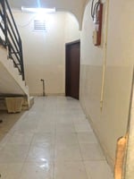 Maison F3 avec terrasse en dur à louer à Q7 près de la nouvelle mosquée (Beerta) en plus pas loin du bus.