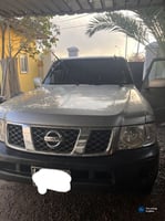 Nissan Patrol en bon état, clim fonctionnel et écran Bluetooth