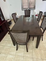Table à manger en bois avec 6 chaises