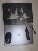MacBook Air 2020 Gris Argenté, i7 1.2GHZ, 8 Go RAM, Adaptateur inclus