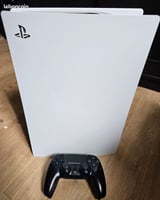 PS5 avec FIFA 24, état impeccable - offre intéressante