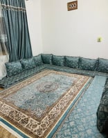 Qaci avec rideau et tapis en excellent état