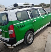 Taxi Toyota Probox 2016, automatique, économique, départ imminent