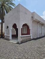 Maison F4 avec grand jardin et parking, proche école Lumière.