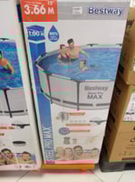 Piscine préfabriquée en bon état, utilisée une seule fois - Meilleur prix