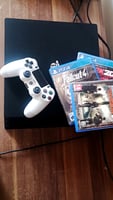 PS4 Pro en excellent état avec jeux inclus