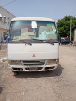 Bus Mitsubishi Rosa en bon état - 35 places propres
