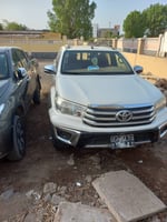TOYOTA HILUX 2017 REQUIn AUTOMATIQUE, MITSUBISHI L200 2020