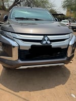 Mitsubishi L200 2022, diesel, boîte automatique, très bon état
