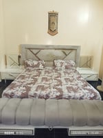 Chambre à coucher en bon état à vendre