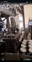 Usine de production de gobelets avec stock de matières premières