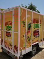 Camion Cuisine 2022 Autonome avec Panneaux Solaires et Batteries Incluses