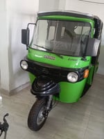 Tuk-Tuk United 8 places, comme neuf