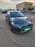 Hyundai Avante 2016/2017, boîte automatique, diesel, Bluetooth, caméra de recul