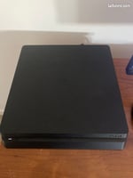 PS4 Jailbreak 9.00 + 4 jeux (God of War, Resident Evil 4...)