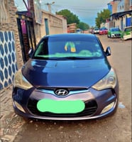 Hyundai Veloster essence turbo, climatiseur, radio, prix n&eacute;gociable