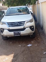 Fortuner r&eacute;cente, fiable et peu kilom&eacute;tr&eacute;e &agrave; vendre