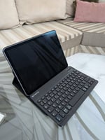 Ipad Air 4e Gen avec &eacute;tuie et clavier en excellent &eacute;tat