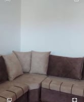 Salon tout neuf et confortable, l&eacute;g&egrave;rement n&eacute;gociable