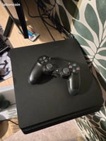 PS4 Slim 1To, tr&egrave;s bon &eacute;tat, 1 manette. NEGOCIABLE !!!