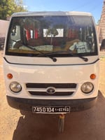 Tata Magic Pajaj en excellent &eacute;tat, 1 an d'utilisation, n&eacute;gociable