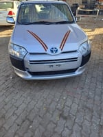 Toyota Probox 2019, hybride, bo&icirc;te automatique, bien entretenu