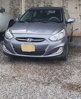 Hyundai Accent Essence, &eacute;conomique et confortable