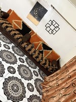 Salon d'occasion avec rideau inclus