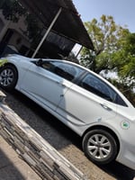 Hyundai Accent 2016 full options, bon état, faible consommation