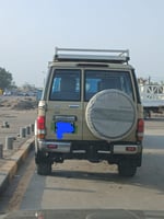 Véhicule V6 2021, excellent état