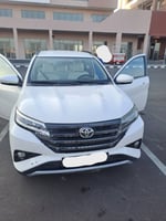 Toyota Rush 2021 essence automatique en bon éta