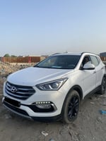 4 voitures à vendre - HYUNDAI CRETA 2023 & TOYOTA LANDCRUISER Prado 2021 & HYUNDAI SANTÉ FE 2016 & TOYOTA LANDCRUISER PRADO 2019