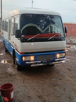 Bus Mitsubishi Rosa 4D32 en excellent état